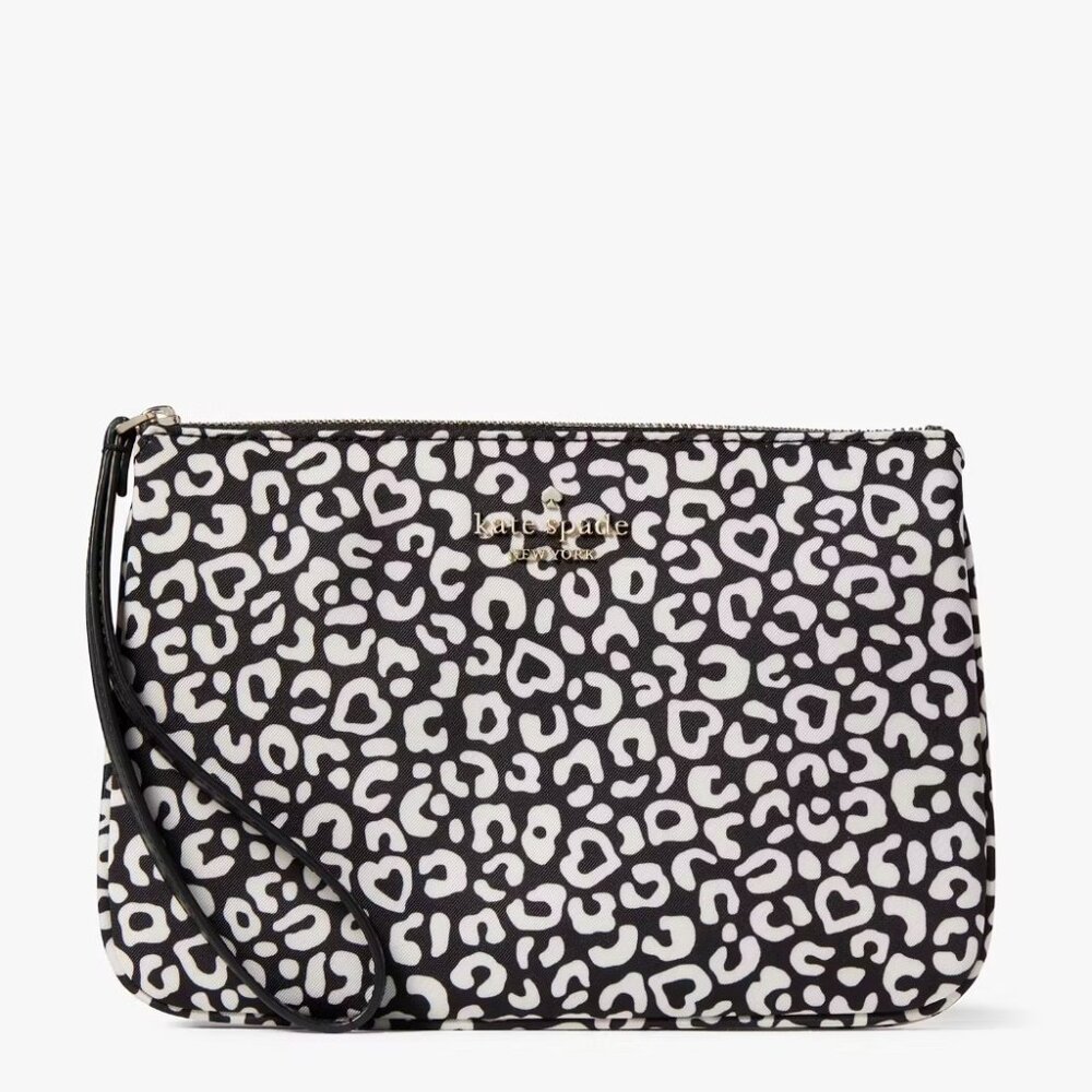 Chelsea Leopard Heart Medium Wristlet Pouch
